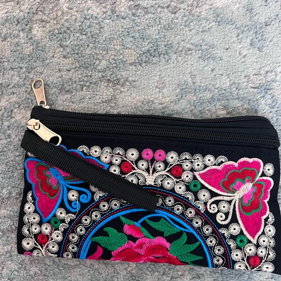 NWT | Black and Pink Embroidered Clutch - Picture 4 of 7